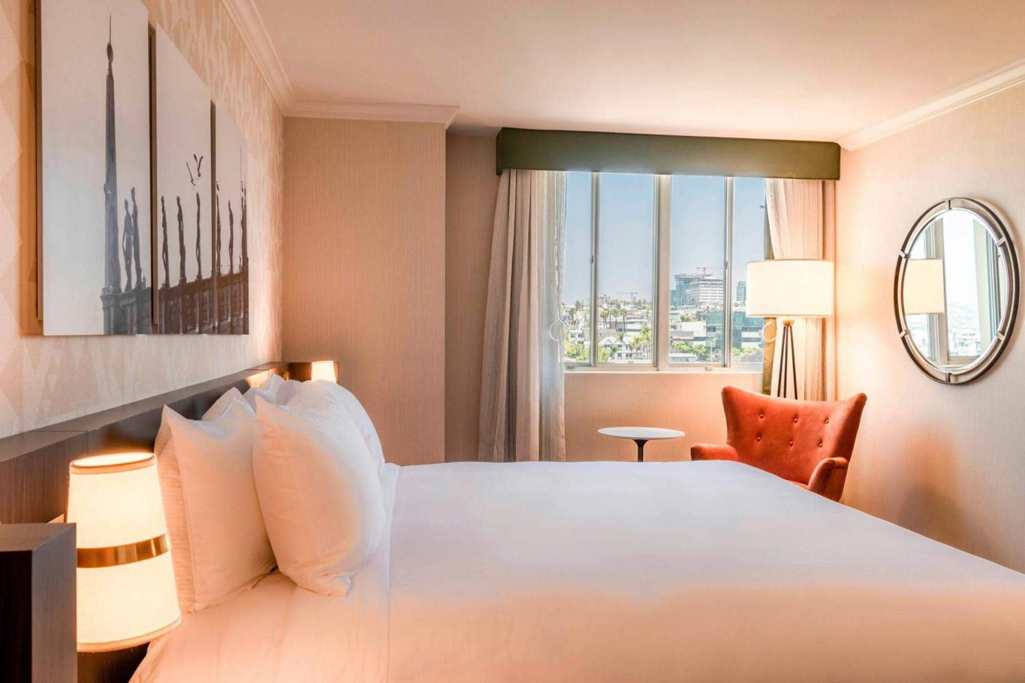 The Little Italy Downtown 4*