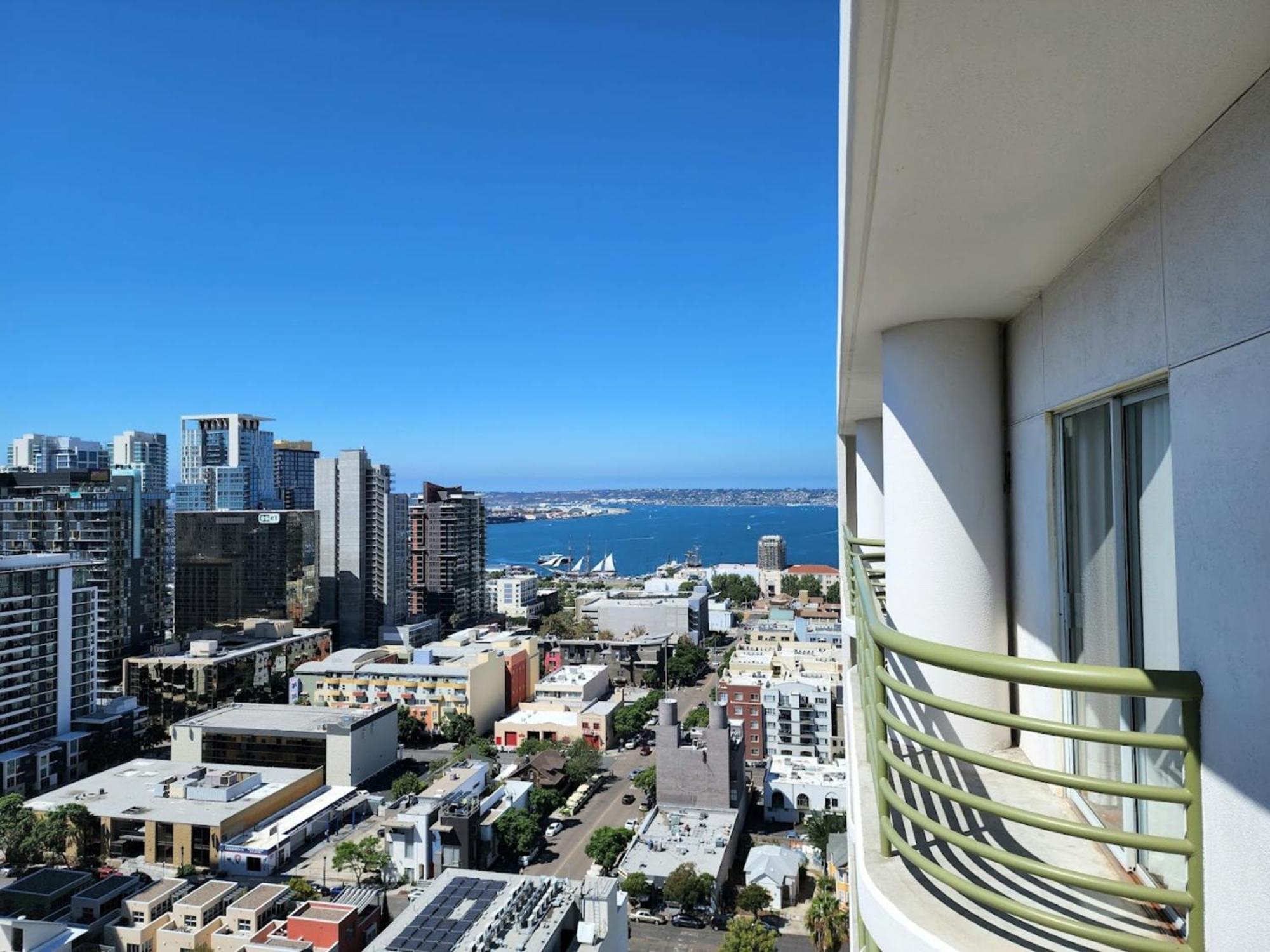 The Little Italy Downtown 4*