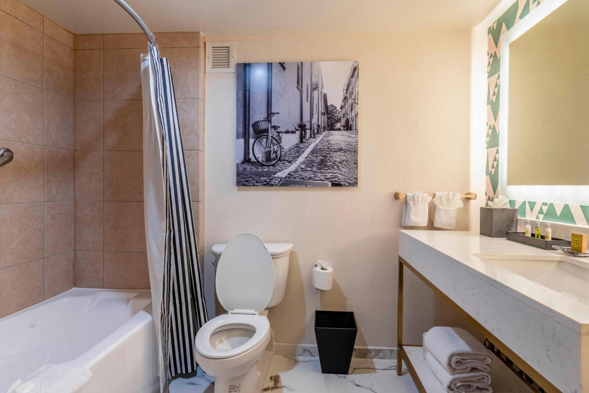 The Little Italy Downtown Hotel 4*
