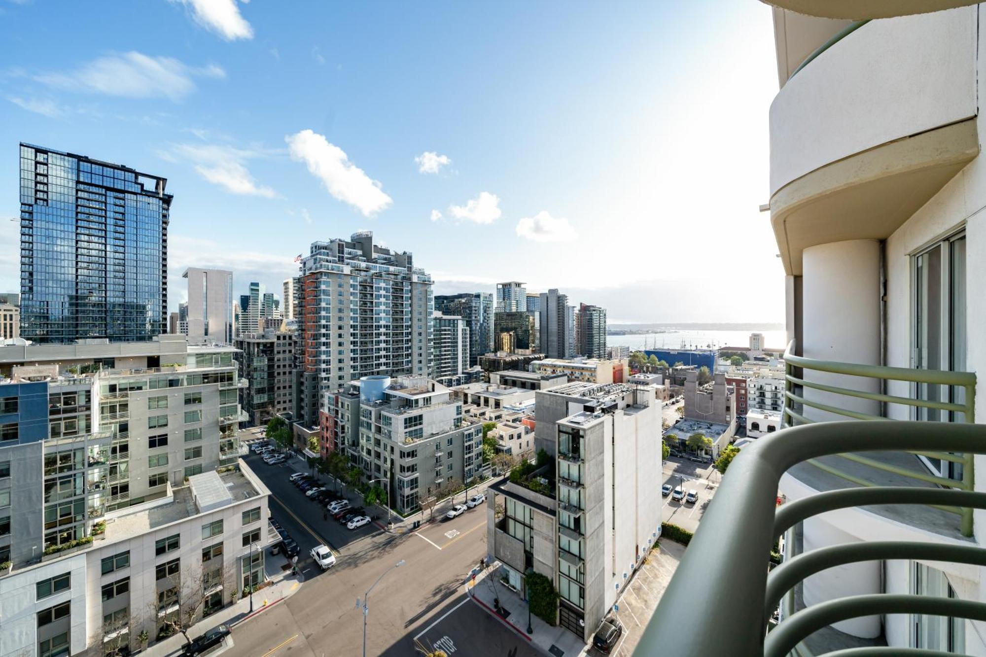 The Little Italy Downtown 4*